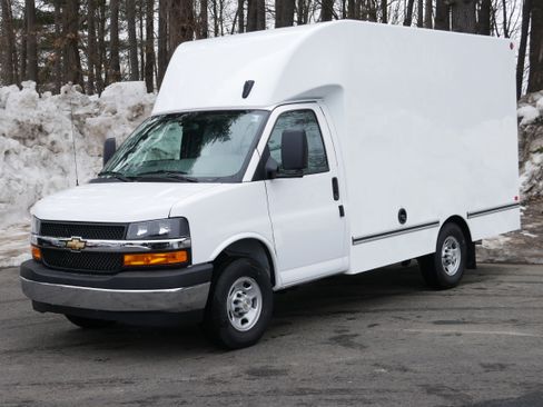 New 2025 Chevrolet Express 3500 w/ Power Convenience Package image 2