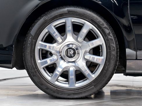 Used 2013 Rolls-Royce Phantom Sedan RWD image 22