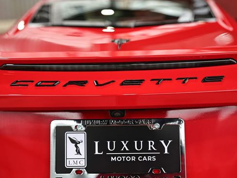 Used 2021 Chevrolet Corvette Stingray Coupe w/ Engine Appearance Package image 21