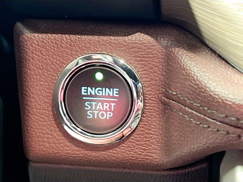 Used 2024 Ford Expedition Limited image 24