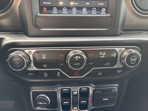 Used 2021 Jeep Wrangler Unlimited Sport image 31