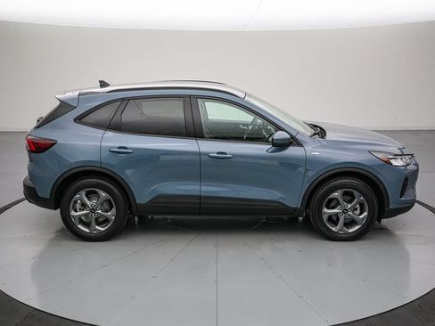 Certified 2025 Ford Escape ST-Line Select AWD/4WD image 3