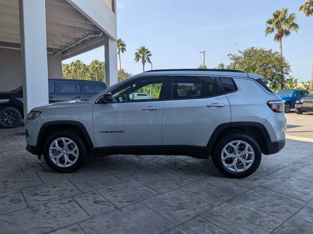 Used 2024 Jeep Compass Latitude AWD/4WD image 7