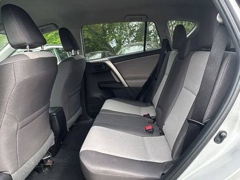 Used 2015 Toyota RAV4 LE AWD/4WD image 14