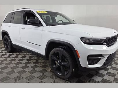 Used 2023 Jeep Grand Cherokee Altitude
