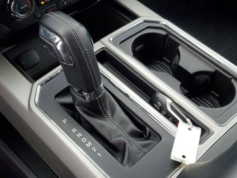 Used 2015 Ford F150 Lariat image 21