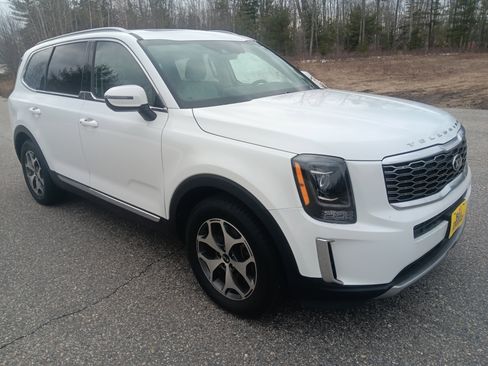 Used 2020 Kia Telluride EX w/ Towing Package image 3