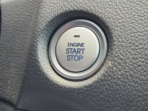 Used 2013 Hyundai Equus Signature RWD image 21