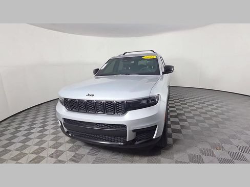 Used 2024 Jeep Grand Cherokee L Laredo AWD/4WD image 51