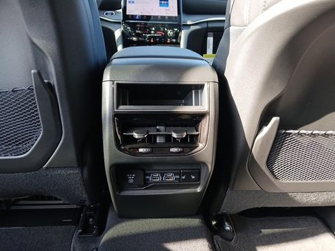 New 2025 Jeep Grand Cherokee Limited image 13