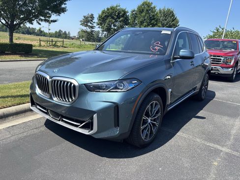 Certified 2024 BMW X5 xDrive50e w/ Executive Package AWD/4WD image 12