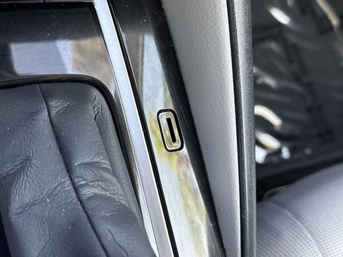 Used 2021 Toyota Corolla LE image 35