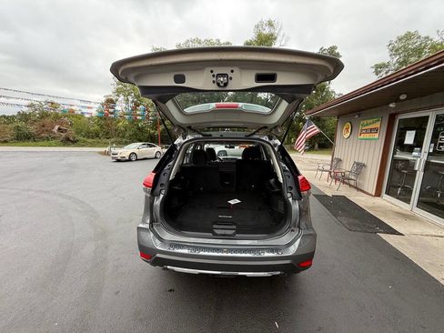 Used 2017 Nissan Rogue S image 9