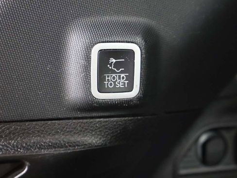 Used 2024 Jeep Grand Cherokee Limited image 20