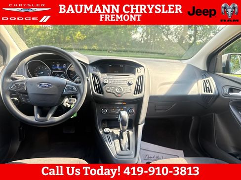 Used 2016 Ford Focus SE FWD image 12
