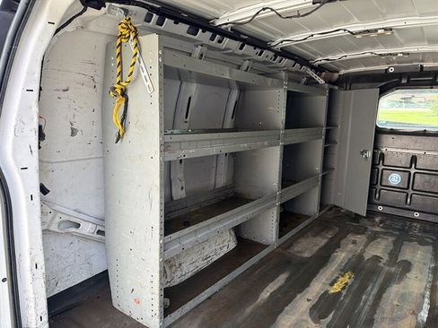 Used 2017 Chevrolet Express 2500 RWD image 23