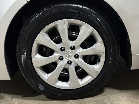 Used 2022 Toyota Corolla LE FWD image 26