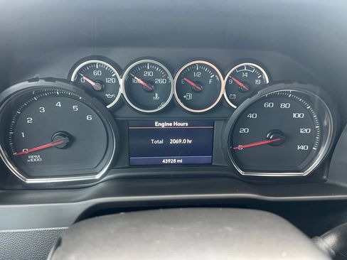 Used 2022 Chevrolet Silverado 2500 Custom w/ Custom Convenience Package image 35