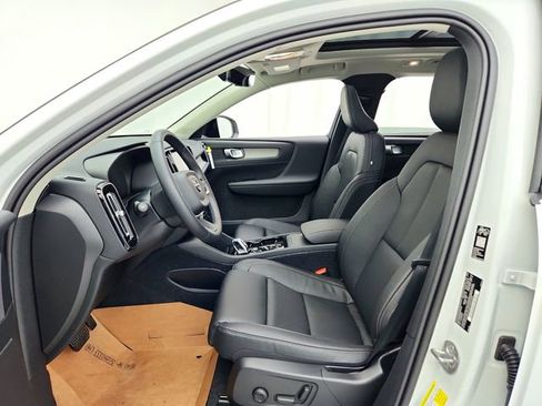 New 2026 Volvo XC40 B5 Plus w/ Protection Package Premier image 17
