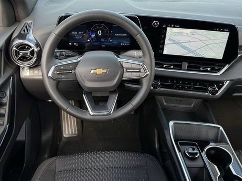 New 2026 Chevrolet Equinox LT image 11