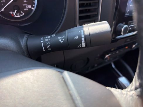 Used 2024 Nissan Frontier SL image 29