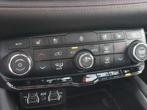 Used 2022 Dodge Durango R/T AWD/4WD image 26
