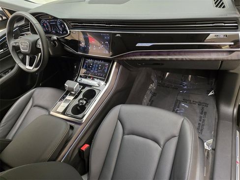 Used 2023 Audi Q8 Prestige image 27