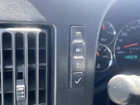 Used 2014 Chevrolet Express 3500 RWD image 23