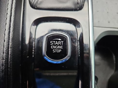 Used 2022 Volvo XC90 T5 Momentum image 20