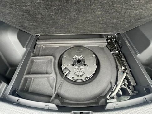 Used 2024 Volkswagen Atlas Cross Sport SEL Premium R-Line image 29