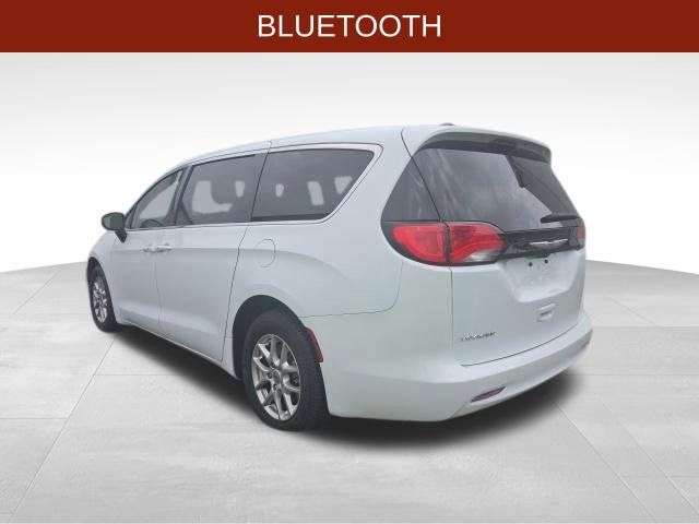 Used 2023 Chrysler Voyager LX FWD image 5