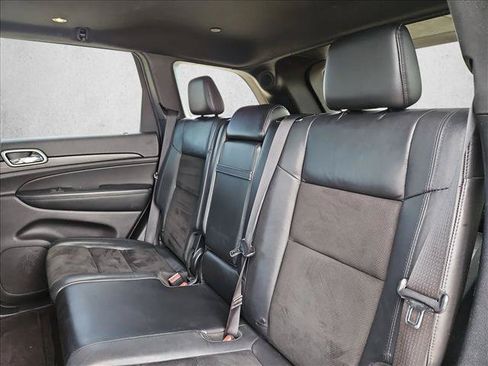Used 2019 Jeep Grand Cherokee Altitude RWD image 18