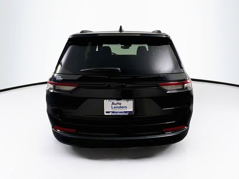 Used 2023 Jeep Grand Cherokee Altitude image 6