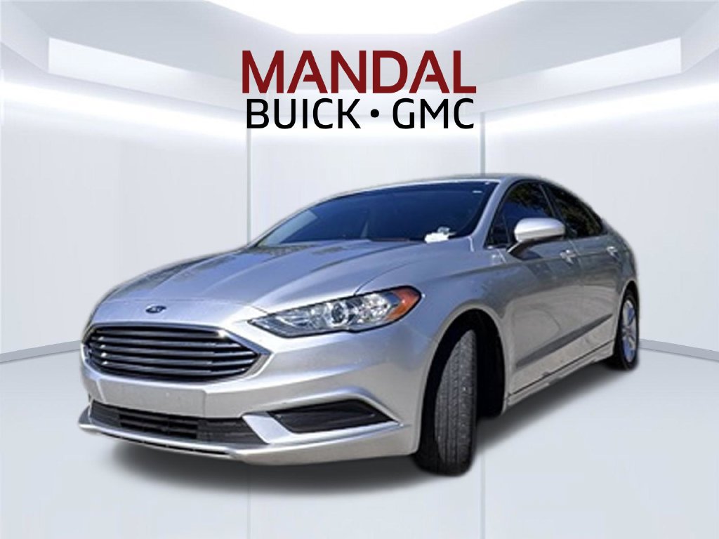 Used 2018 Ford Fusion SE w/ Fusion SE Technology Package FWD image 1