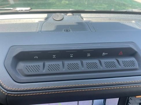 Used 2024 Ford Bronco Badlands AWD/4WD image 16