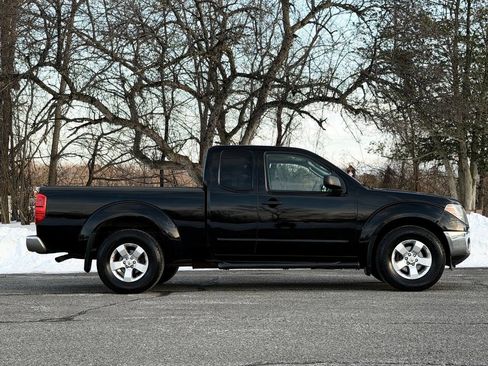 Used 2011 Nissan Frontier SV w/ SV Premium Utility Pkg image 5