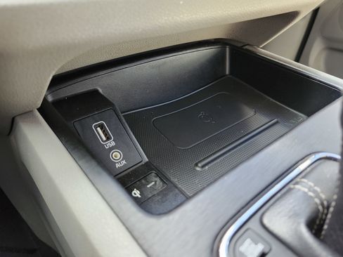 Used 2019 Kia Sedona EX image 8