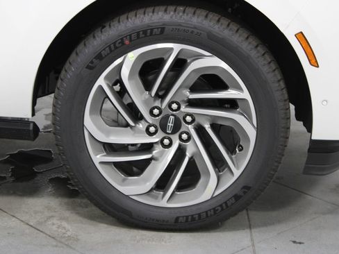 New 2025 Lincoln Navigator Reserve image 13