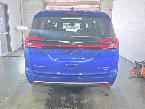 Used 2021 Chrysler Pacifica Limited AWD/4WD image 3