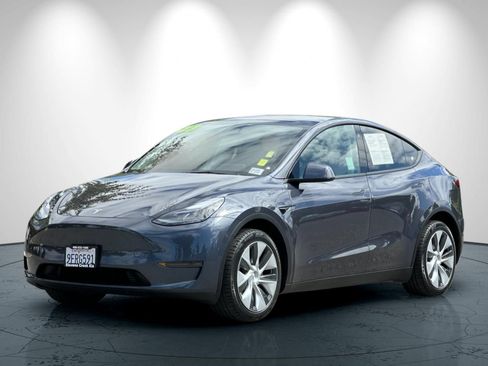 Used 2023 Tesla Model Y Long Range AWD/4WD image 8
