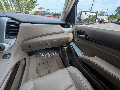 Used 2019 GMC Yukon XL SLT w/ Open Road Package RWD image 16