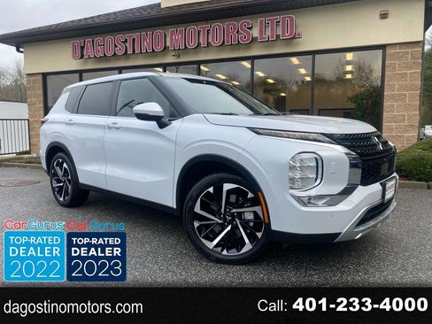 Used 2024 Mitsubishi Outlander AWD image 1