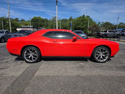 Used 2023 Dodge Challenger SXT w/ Plus Package RWD image 7