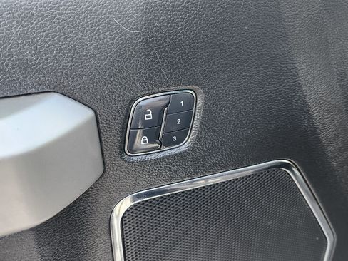 Used 2015 Ford F150 Lariat image 31