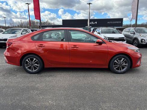 Certified 2024 Kia Forte LXS image 9