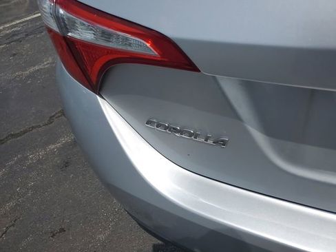Used 2016 Toyota Corolla LE FWD image 8
