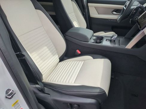 New 2026 Land Rover Discovery Sport Landmark image 18