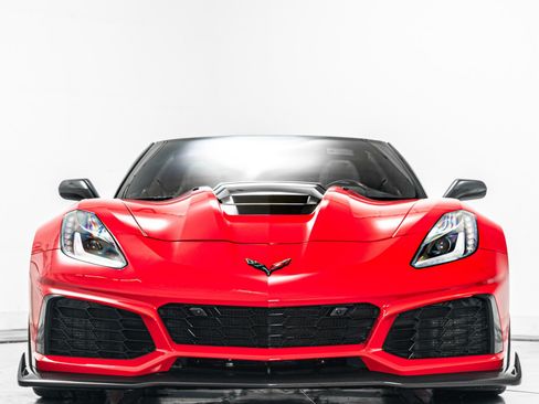 Used 2019 Chevrolet Corvette ZR1 RWD image 4