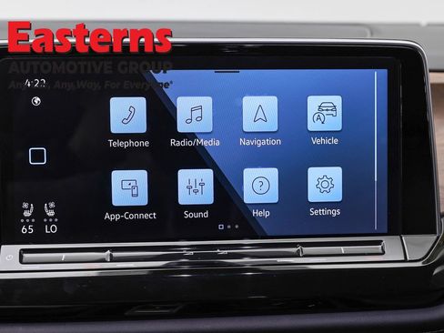 Used 2025 Volkswagen Atlas SE FWD image 17