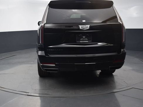 Certified 2026 Cadillac Escalade Platinum Sport w/ LPO, ONYX Package AWD/4WD image 5